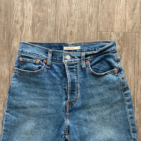 Levi's Wedgie Straight Jeans - Picture 2 of 4